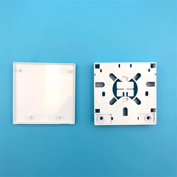 Fire protection device for distribution box