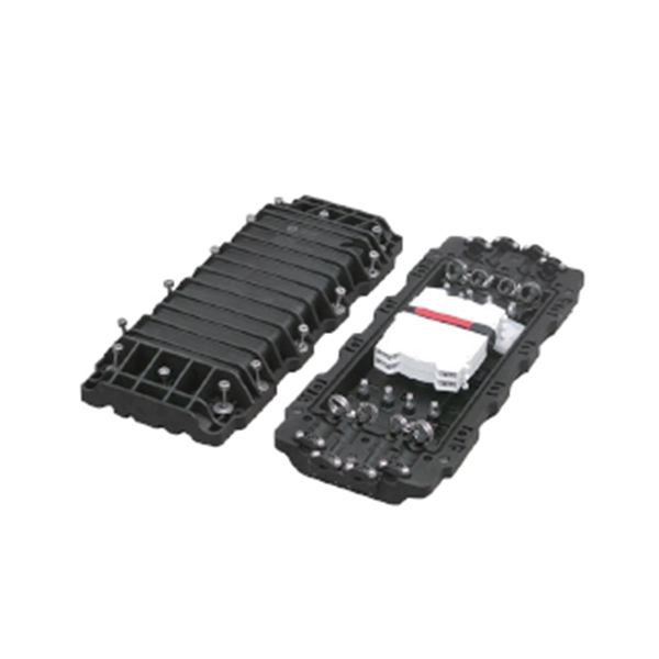 Photovoltaic combiner box branch line disconnection